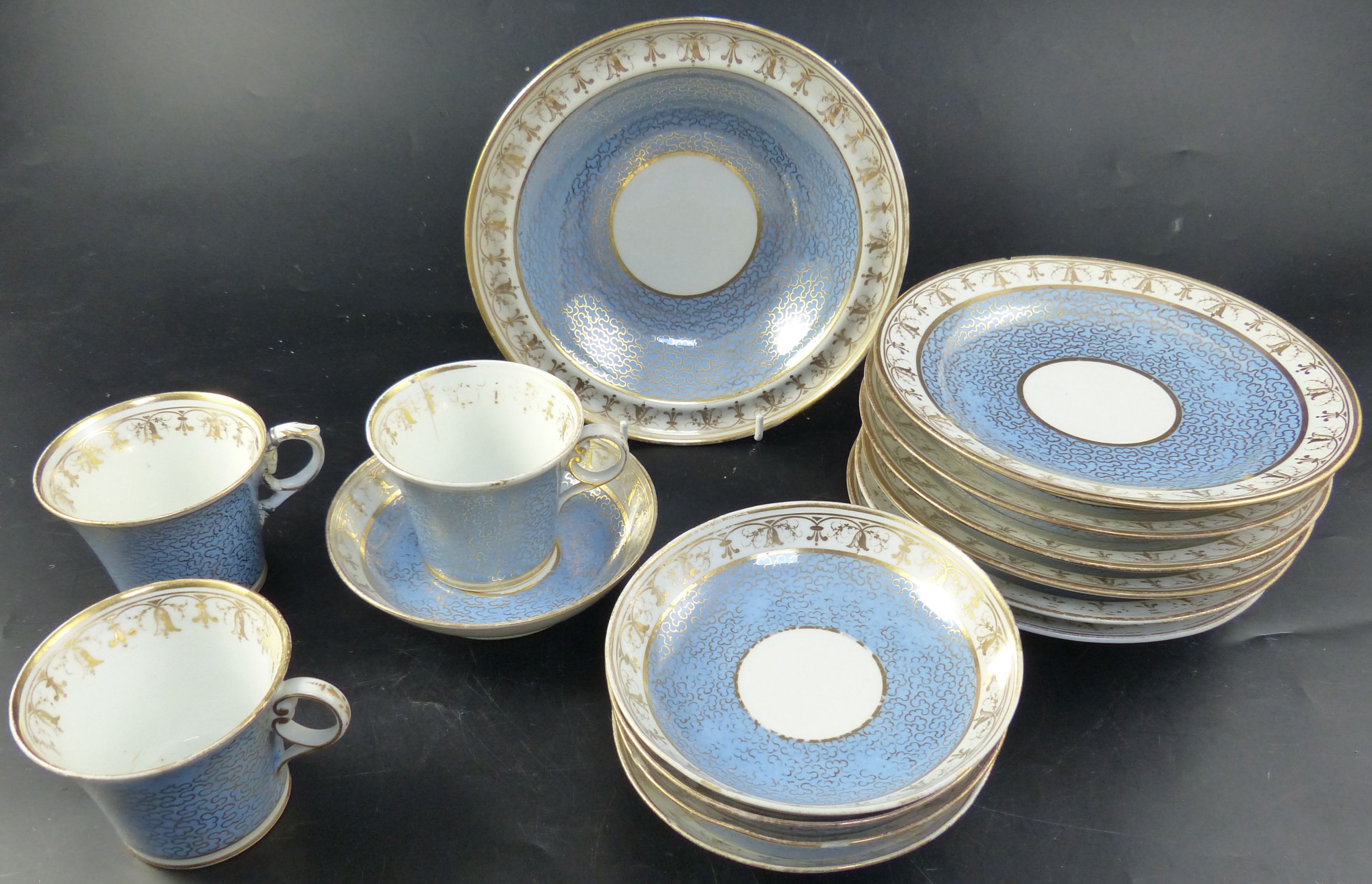 A Chamberlains Worcester fifteen piece part tea set,